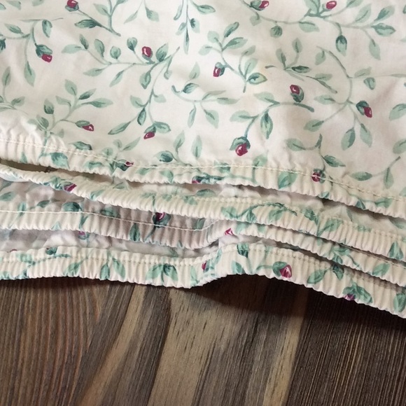 FINAL SALE PRICE Cannon Queen Size Floral Sheets - Picture 4 of 4